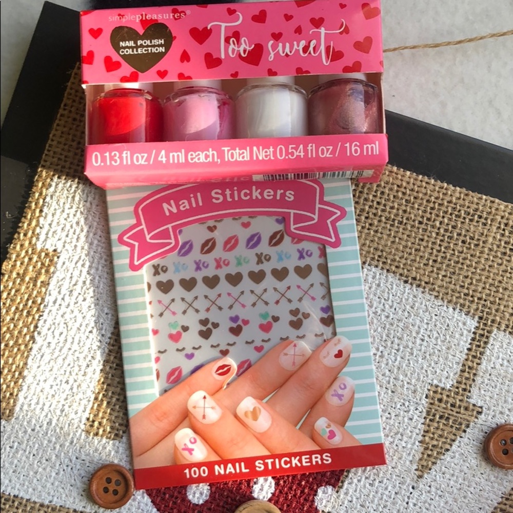 Fun Valentine’s Day bundle! - Picture 3 of 4